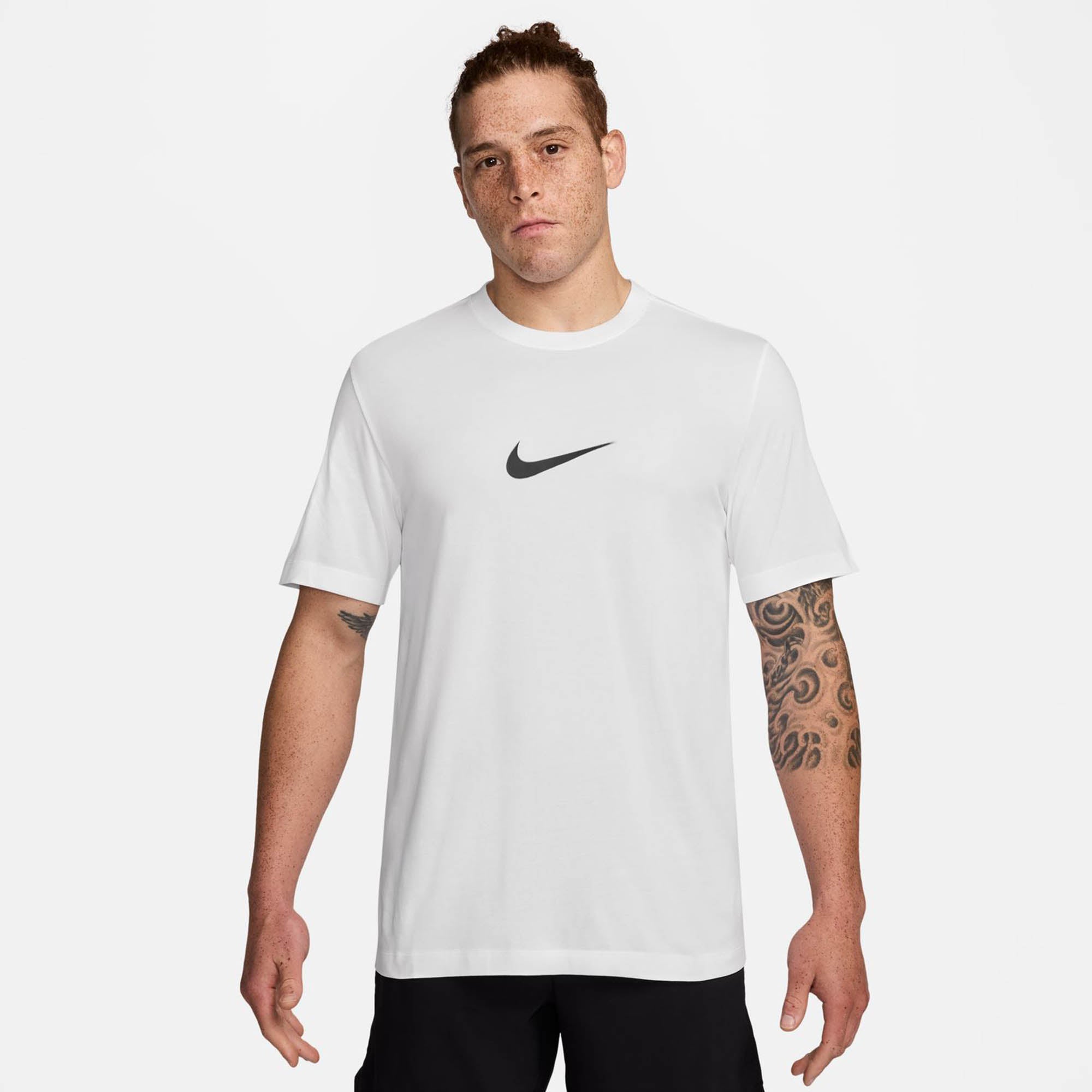 国内配送★NIKE★グラフィック 半袖 Tシャツ 2色 ナイキ NIKE DF VERBIAGE S/S Tシャツ HJ3614 100 半袖Tシャツ