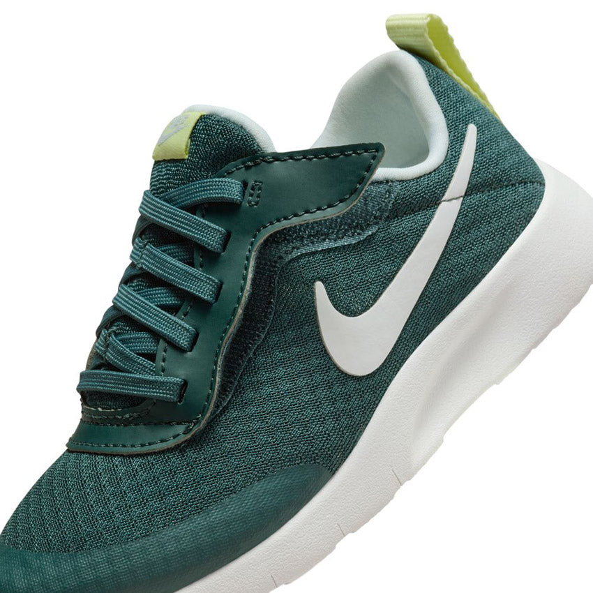 Nike tanjun colors top
