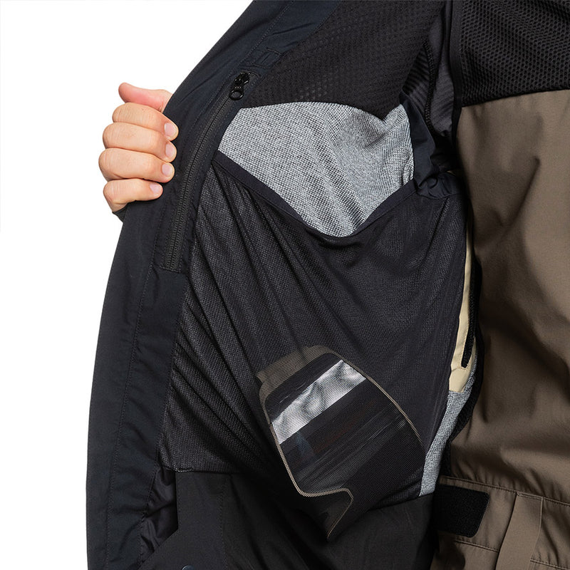 GORE-TEX 2レイヤージャケット EQYTJ03477 スノージャケット 2カラー