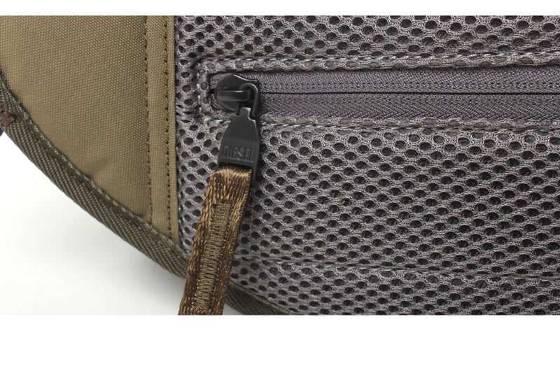 1DR POD CROSS BODY X09140 P4630 ボディバッグ
