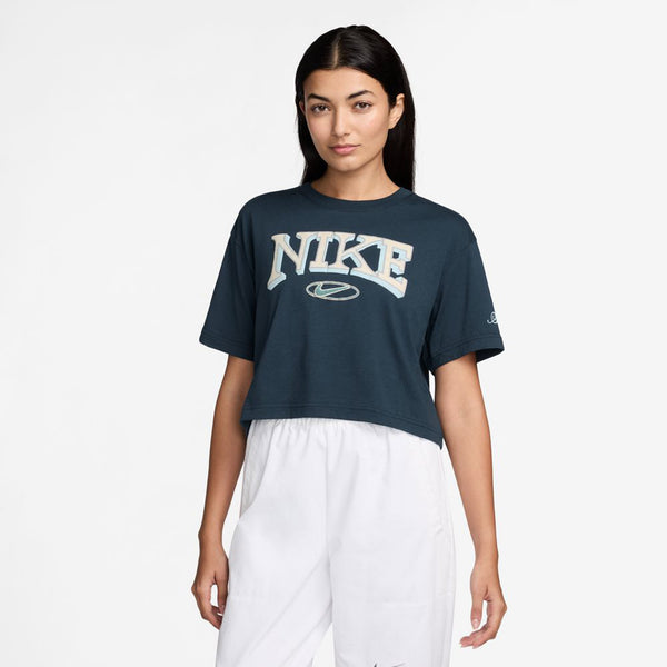 NSW OC VARZITY S／S TEE FZ2856 半袖Tシャツ 1カラー