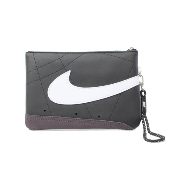 Nike キャリーカート 黒　新品　BF ナイキ NIKE ICON BLAZER WRISTLET N1009949-091 カードケース