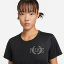 グラフィック ショートスリーブ クロップ トップ DX0183 010 半袖Tシャツ 1カラー