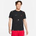 NSW 12 MO ロゴ AOP DN5247 半袖Tシャツ ブラック 黒 1カラー